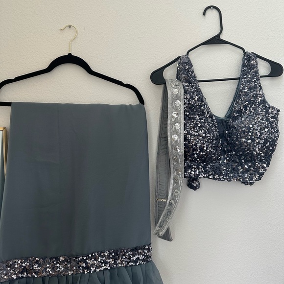 Light Blue Gray Saree with Sequin Blouse - Picture 4 of 9